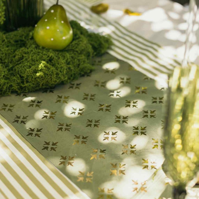 Chemin de Table Jardin à la Française Tissu Vert Olive et Or 28cmx5m