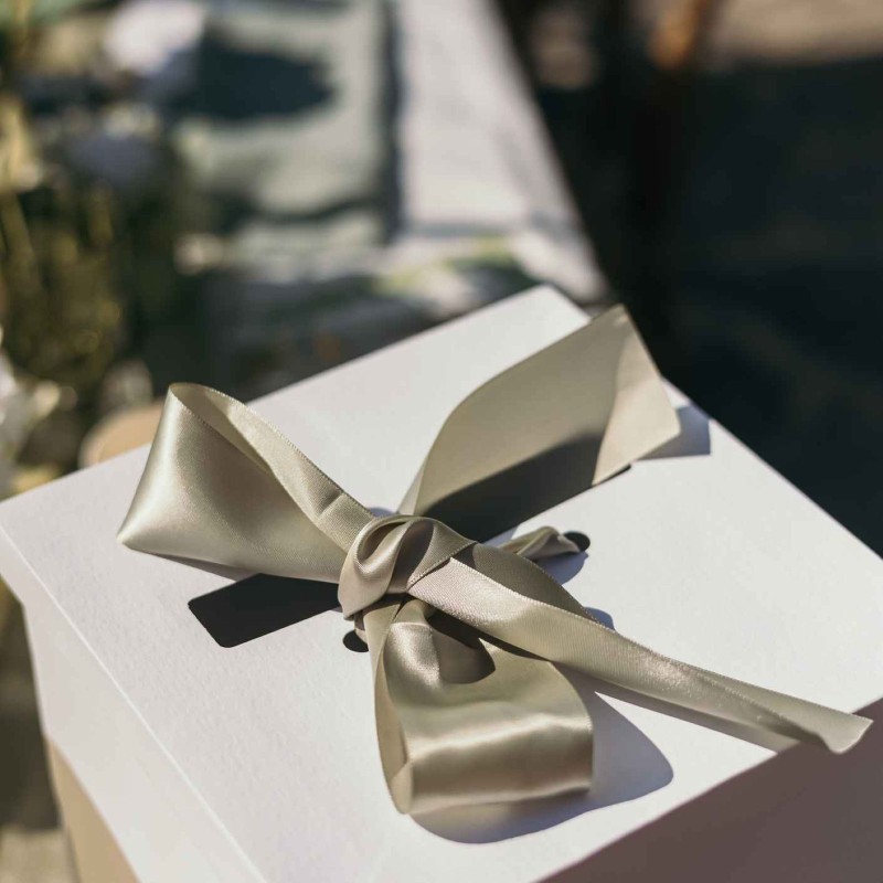 Urne "Merci" Baptême Carton Vert de Gris, Blanc et Or 21x25x21cm