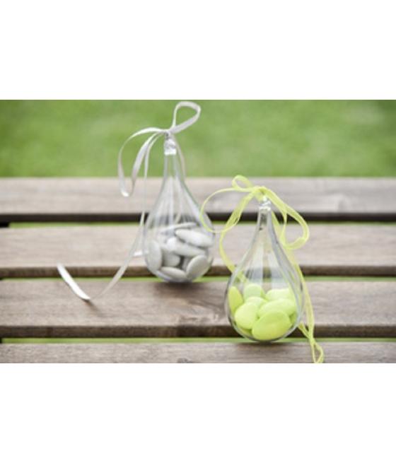 Gouttes d'eau transparente