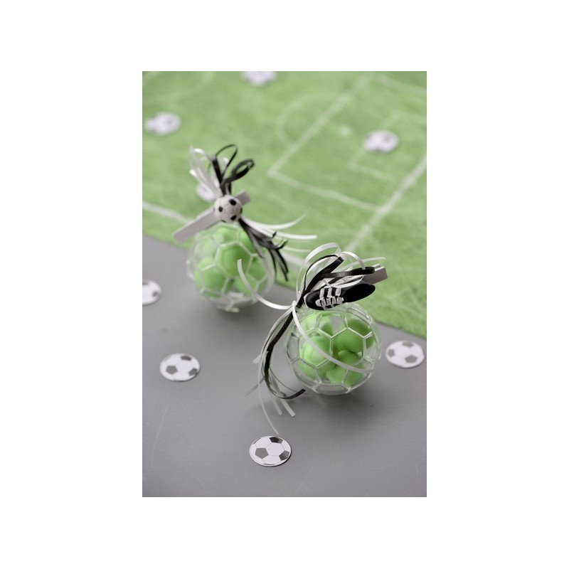 4 ballons de foot en plexi