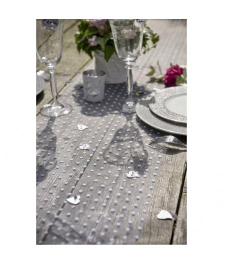 Ravissant chemin de table plumetis blanc pour la décoration de votre  cérémonie
