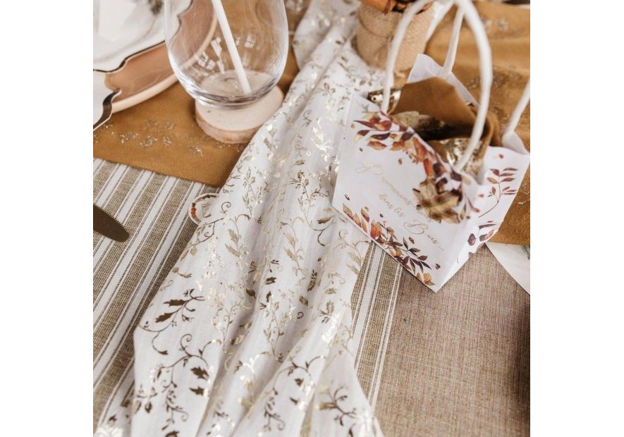 Chemin de table mariage : mousseline, organza ou tissu — lequel choisir ?